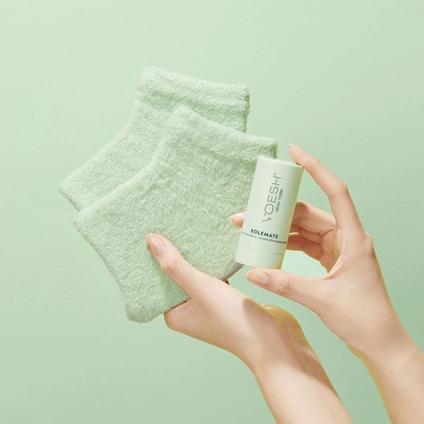 Набір відновлювальний для п'ят Heel Repair Duo більзам +зволожувальні шкарпетки VFC001MNT фото