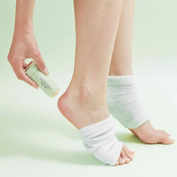 Набір відновлювальний для п'ят Heel Repair Duo більзам +зволожувальні шкарпетки VFC001MNT фото